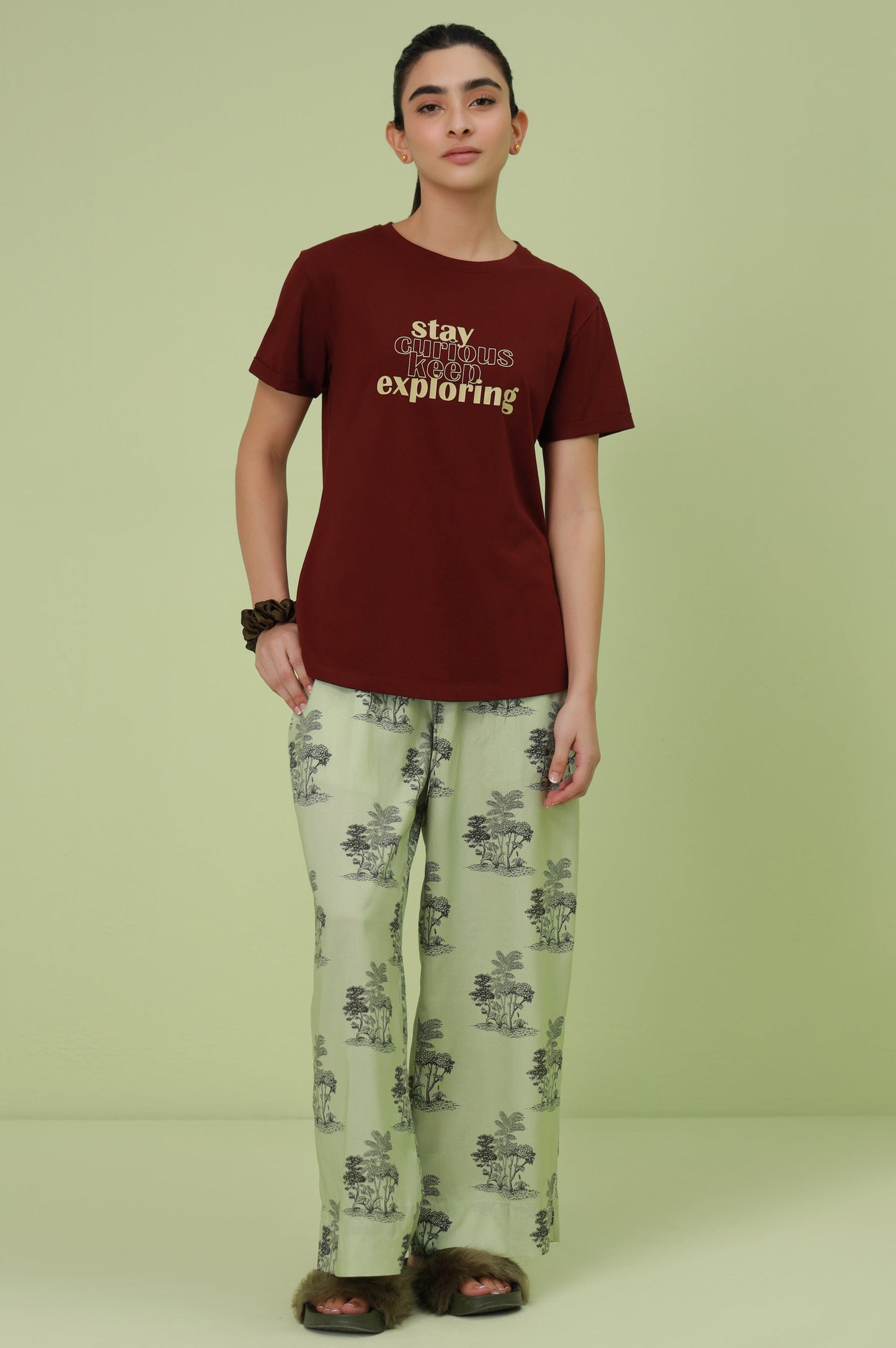 Crew Neck Half Sleeves Tee - Burgundy