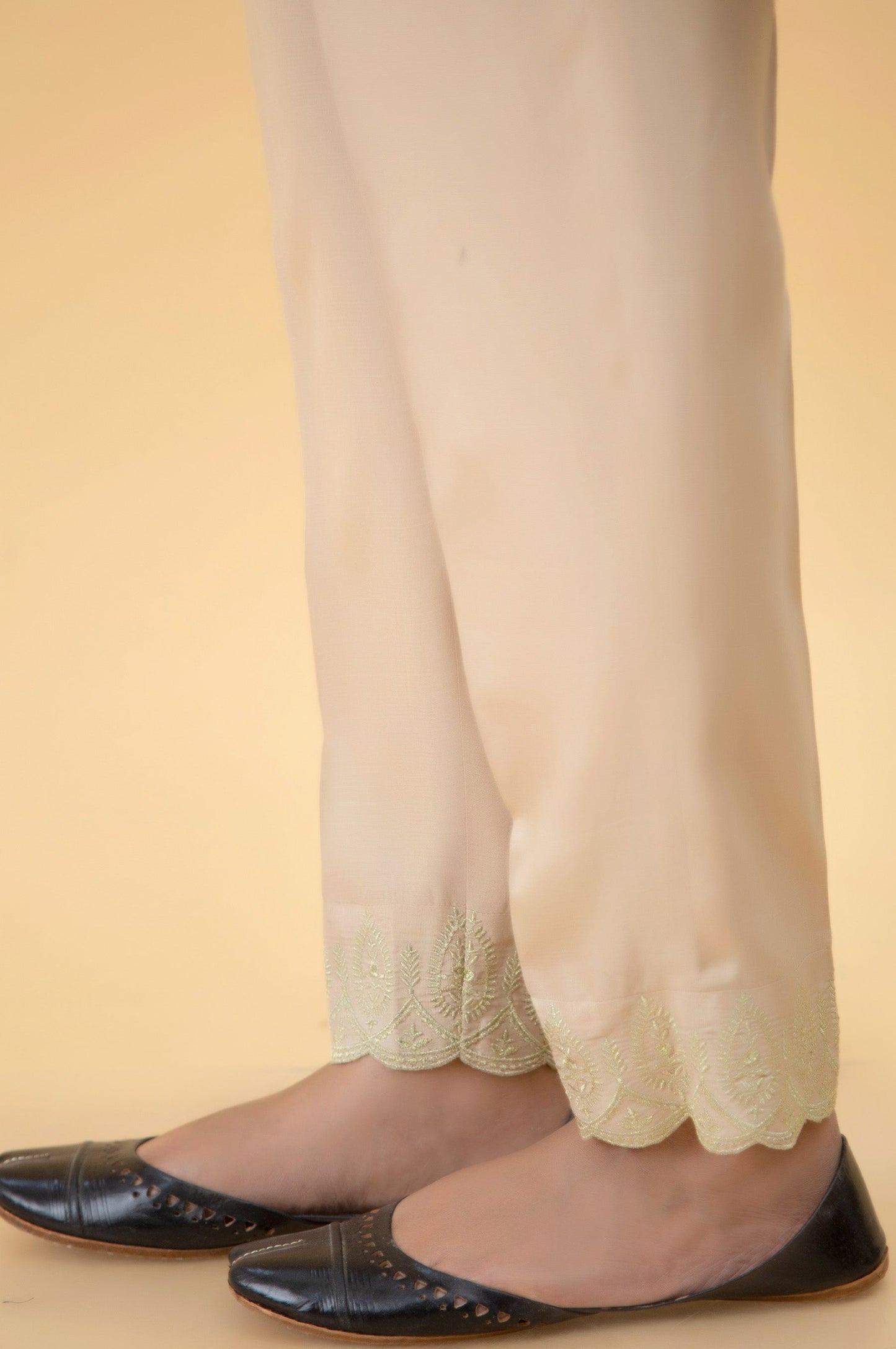 Emberoidered Rawsilk Cigarette Pants - Golden