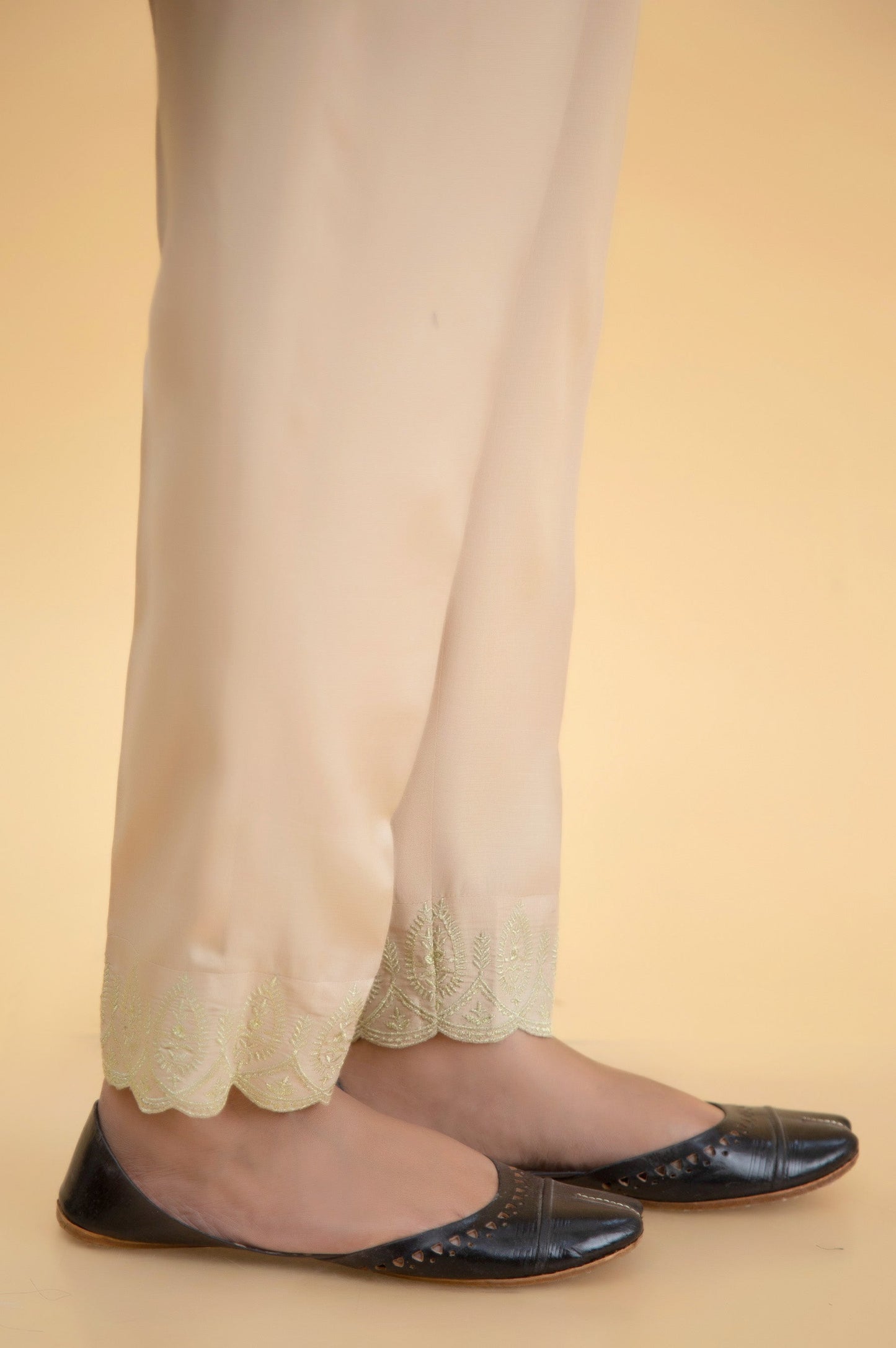 Emberoidered Rawsilk Cigarette Pants - Golden