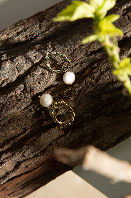 Golden Swirl Pearl Earrings