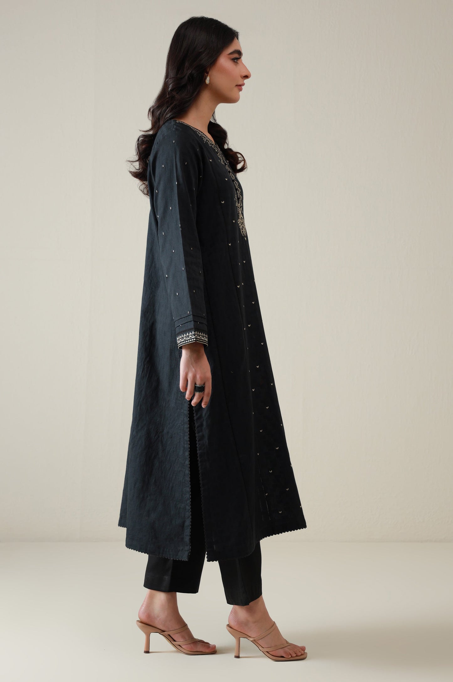 Sticthed 1 Piece Embroidered Jacquard Shirt