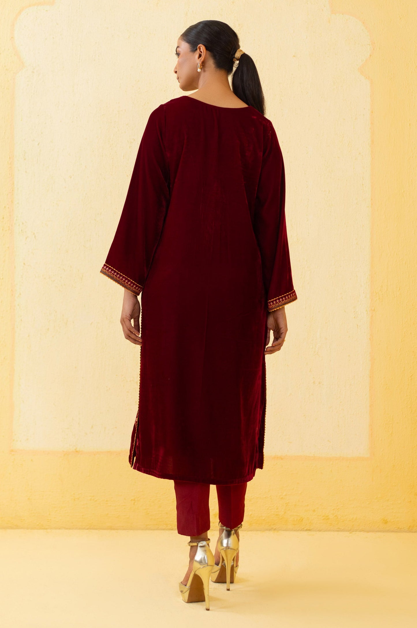 Stitched 2 Piece Embroidered Velvet Suit - Maroon