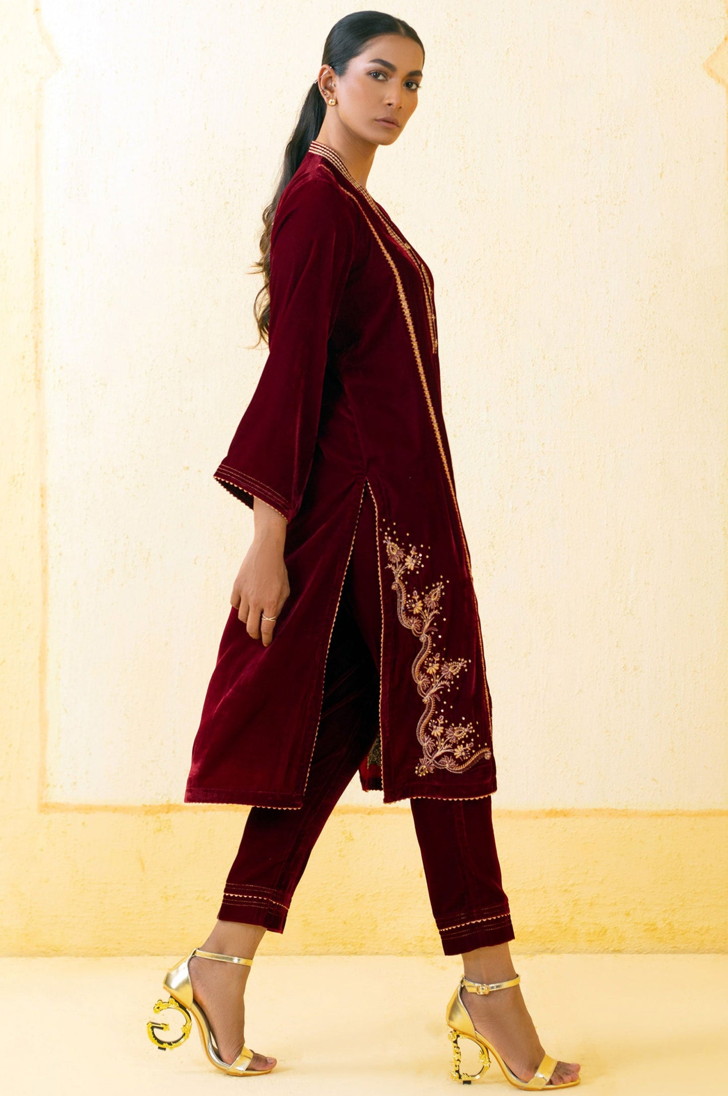 Stitched 2 Piece Embroidered Velvet Outfit - Maroon