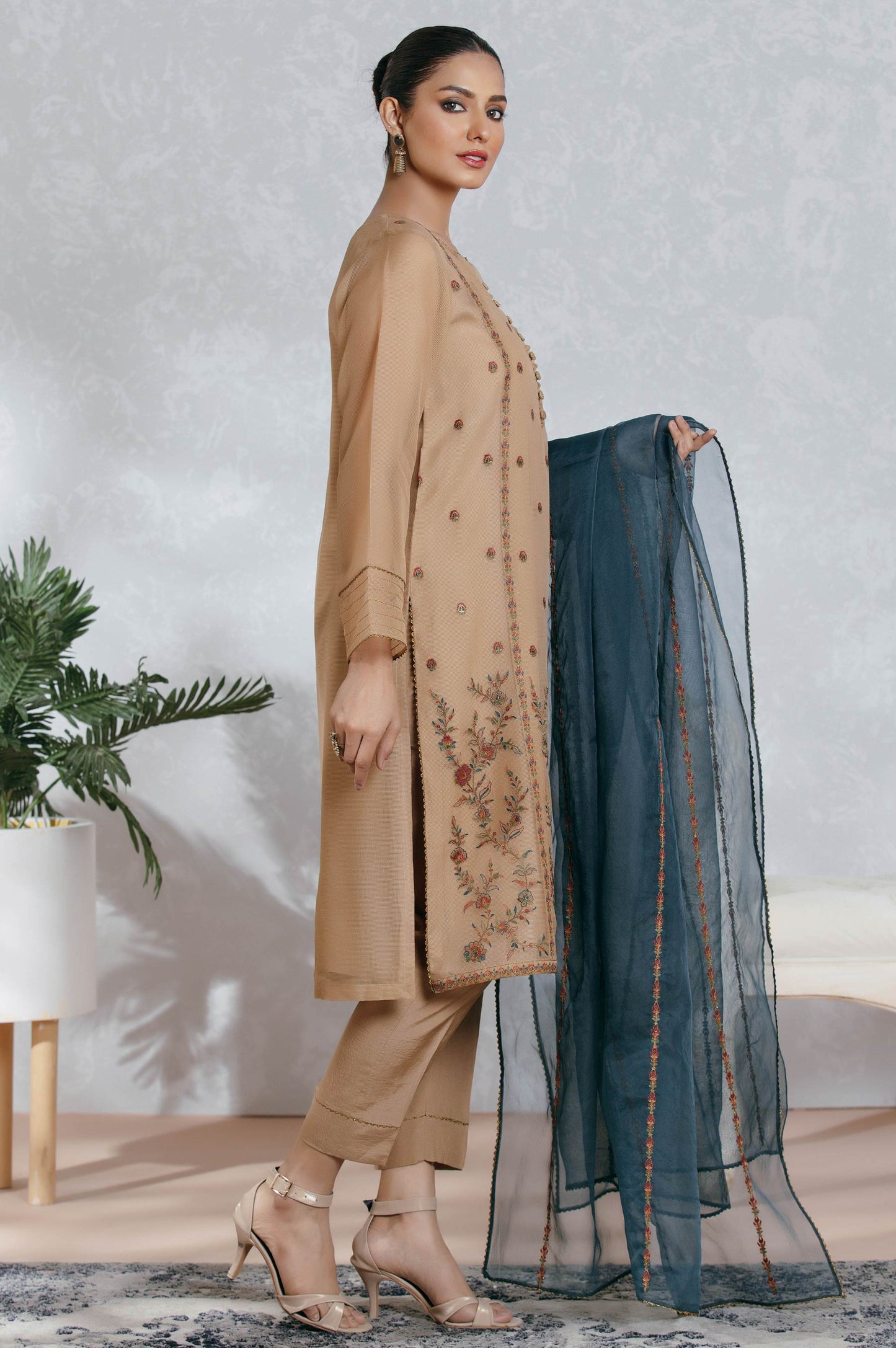 Stitched 3 Piece Textured Organza Embroidered Suit