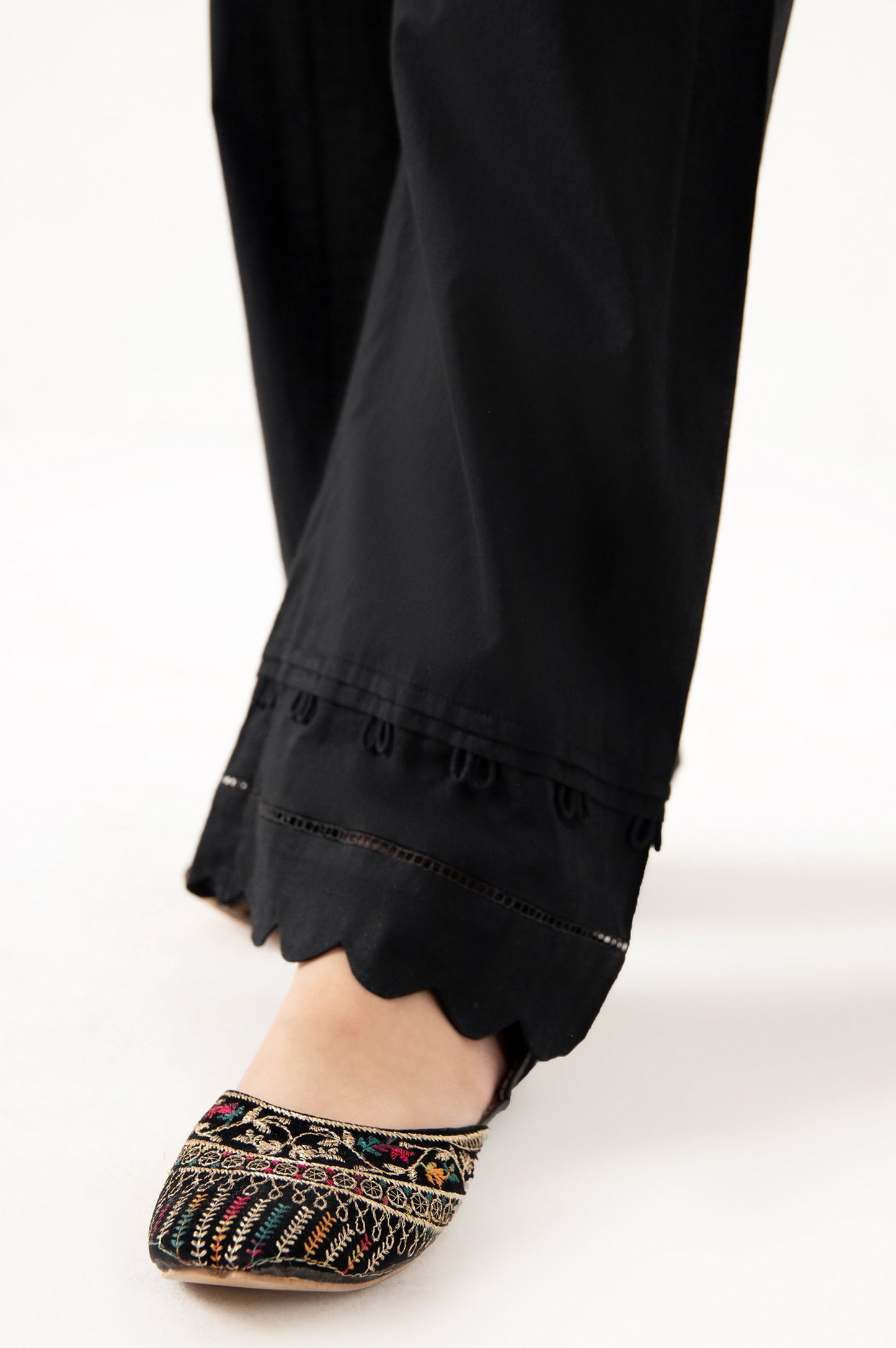 Embellished Culotte Pants  - Black