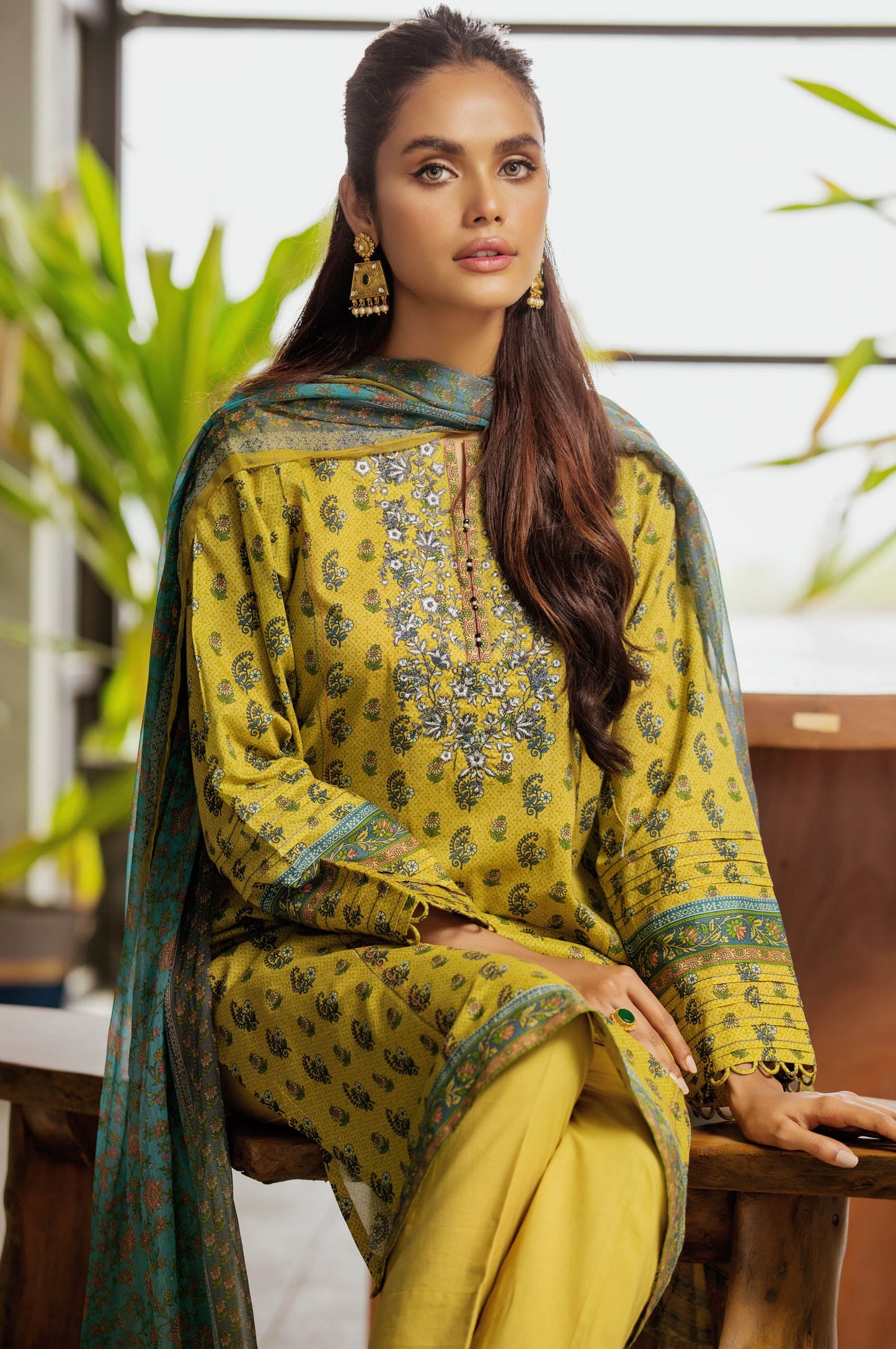 Unstitched 3 Piece Embroidered Lawn Suit with Chiffon Dupatta